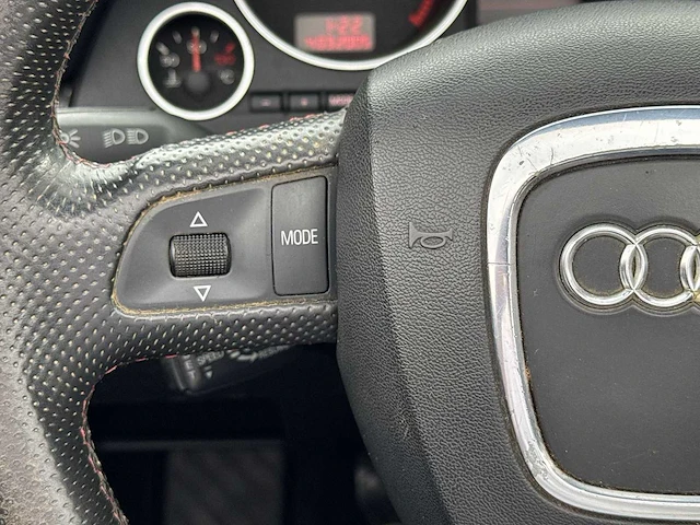 Audi a4 cabriolet 1.8 t s-line - youngtimer - 2006 | 14-zh-dt - afbeelding 18 van  25