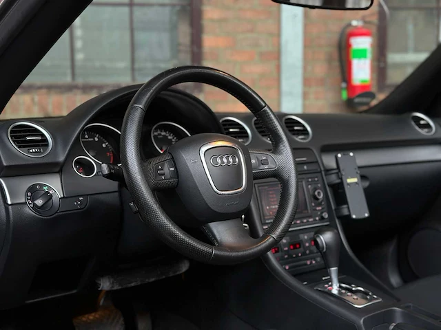 Audi a4 cabriolet 3.2 fsi v6 quattro pro line 256pk 2006, 70-sr-rl youngtimer - afbeelding 32 van  83
