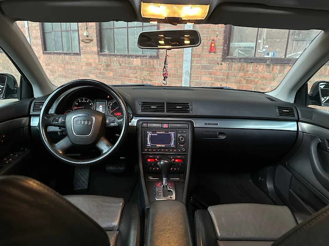 Audi a4 limousine 3.2 fsi v6 quattro 256pk 2005, n-609-jr youngtimer - afbeelding 13 van  46