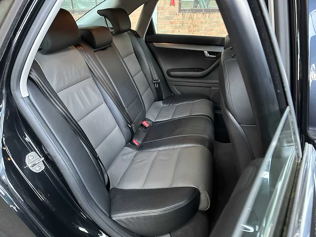 Audi a4 limousine 3.2 fsi v6 quattro 256pk 2005, n-609-jr youngtimer - afbeelding 35 van  46
