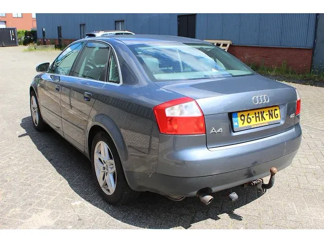 Audi a4 sedan met kenteken 96-hk-ng. - afbeelding 5 van  11