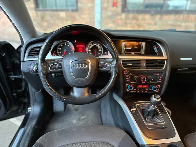 Audi a5 coupé 3.2 fsi v6 quattro 265pk 2008, l-515-zf youngtimer - afbeelding 13 van  45