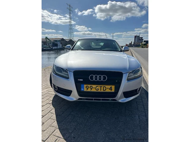 Audi a5 coupé personenauto - kenteken 99-gtd-4 - afbeelding 2 van  7