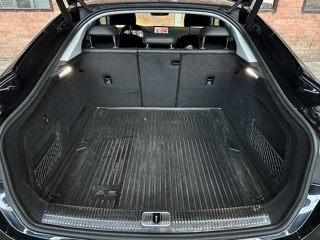 Audi a5 sportback 3.0 tdi v6 quattro design 218pk 2018 (origineel-nl), rz-924-v - afbeelding 31 van  40