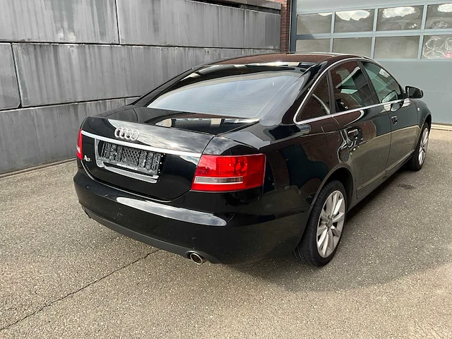 Audi a6 2.4 - personenauto - afbeelding 11 van  16
