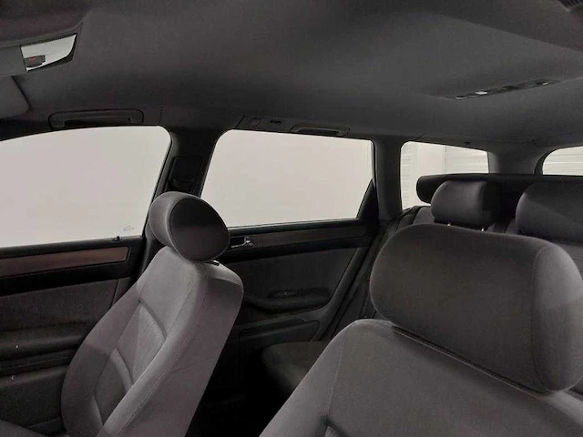 Audi a6 avant 2.4 5v advance , 30-dn-ts - afbeelding 7 van  19