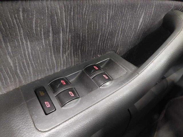 Audi a6 avant 2.4 5v advance , 30-dn-ts - afbeelding 2 van  19