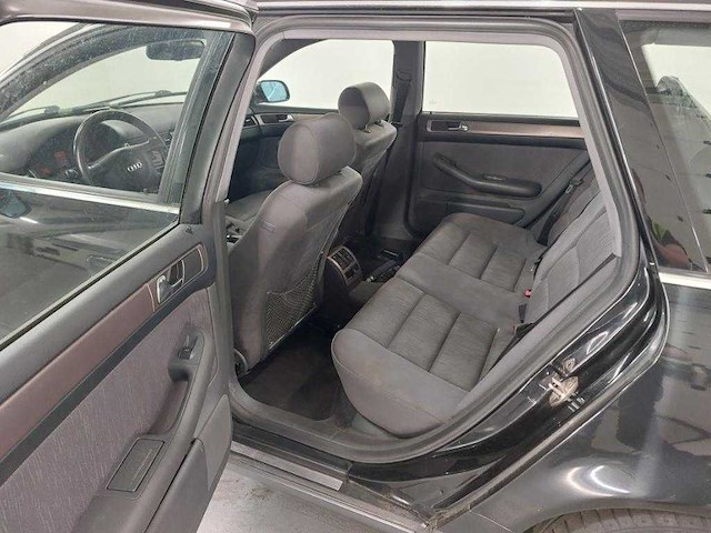 Audi a6 avant 2.4 5v advance , 30-dn-ts - afbeelding 16 van  19