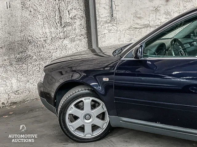 Audi a6 avant 2.4 exclusive mt 170pk 2002 -orig. nl-, 04-jn-tn -youngtimer- - afbeelding 4 van  50