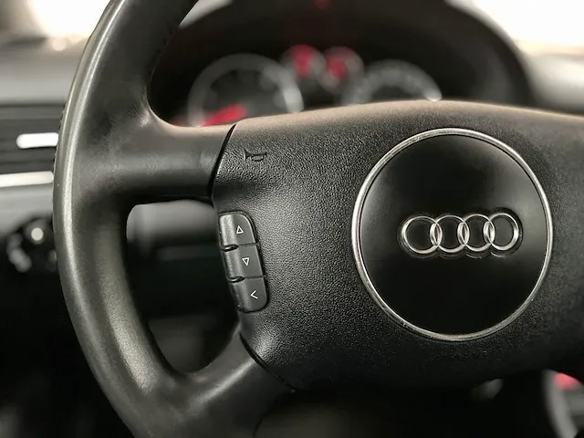 Audi a6 avant 2.4 exclusive mt 170pk 2002 -orig. nl-, 04-jn-tn -youngtimer- - afbeelding 22 van  50