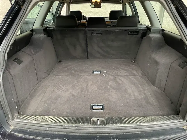 Audi a6 avant 2.4 exclusive mt 170pk 2002 -orig. nl-, 04-jn-tn -youngtimer- - afbeelding 36 van  50