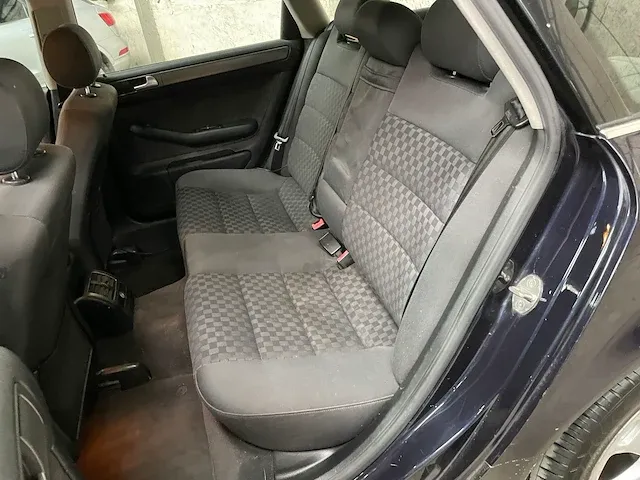 Audi a6 avant 2.4 exclusive mt 170pk 2002 -orig. nl-, 04-jn-tn -youngtimer- - afbeelding 38 van  50