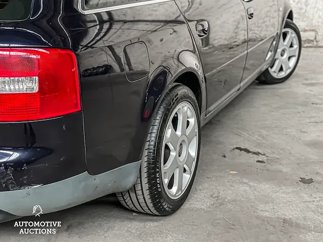 Audi a6 avant 2.4 exclusive mt 170pk 2002 -orig. nl-, 04-jn-tn -youngtimer- - afbeelding 45 van  50