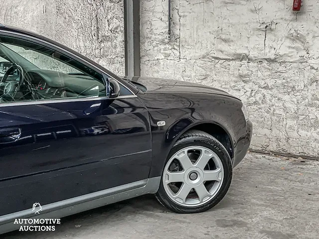 Audi a6 avant 2.4 exclusive mt 170pk 2002 -orig. nl-, 04-jn-tn -youngtimer- - afbeelding 47 van  50