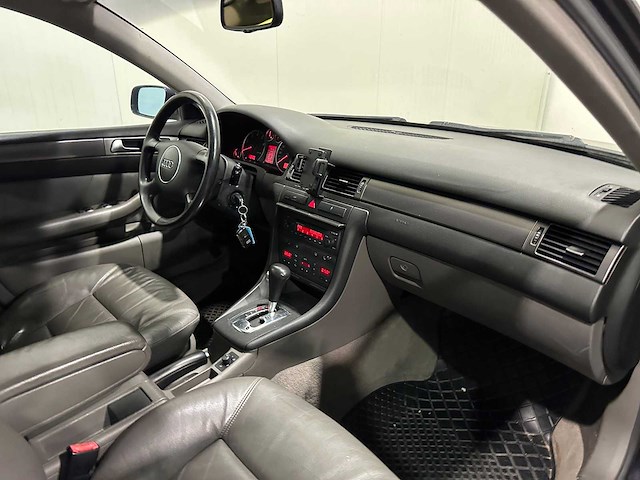 Audi a6 avant 2.4 exclusive mt pg-604-k - afbeelding 3 van  26