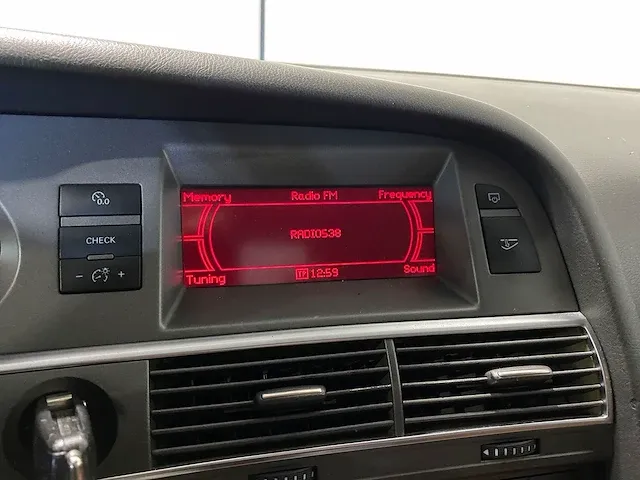 Audi a6 avant 2.4 pro line 24-rk-vr - afbeelding 9 van  28