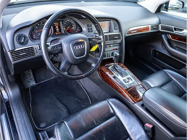 Audi a6 avant 3.2 fsi quattro 256pk automaat 2005 vol leer xenon navigatie parkeersensoren trekhaak, p-027-fr - afbeelding 2 van  25