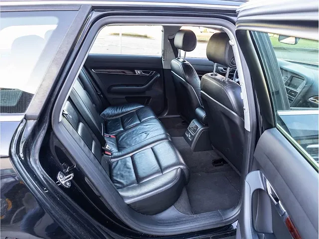 Audi a6 avant 3.2 fsi quattro 256pk automaat 2005 vol leer xenon navigatie parkeersensoren trekhaak, p-027-fr - afbeelding 17 van  25