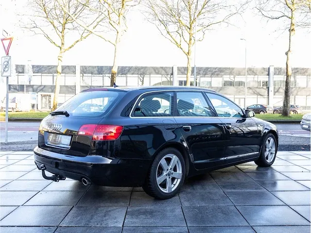 Audi a6 avant 3.2 fsi quattro 256pk automaat 2005 vol leer xenon navigatie parkeersensoren trekhaak, p-027-fr - afbeelding 21 van  25