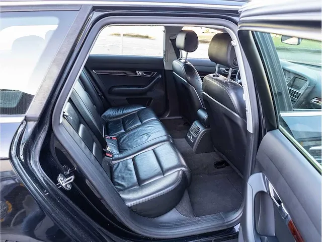 Audi a6 avant 3.2 fsi quattro 256pk automaat 2005 vol leer xenon navigatie parkeersensoren trekhaak, p-027-fr - afbeelding 17 van  25