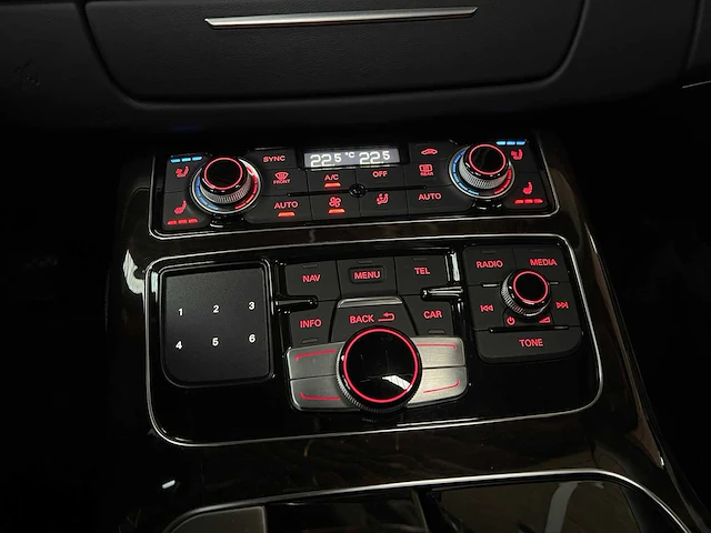 Audi a8 lang 6.3 w12 quattro 500pk 2013 - afbeelding 29 van  78