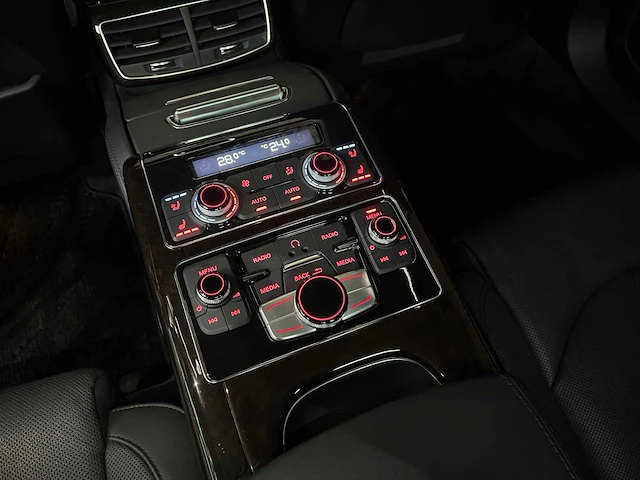 Audi a8 lang 6.3 w12 quattro 500pk 2013 - afbeelding 49 van  78