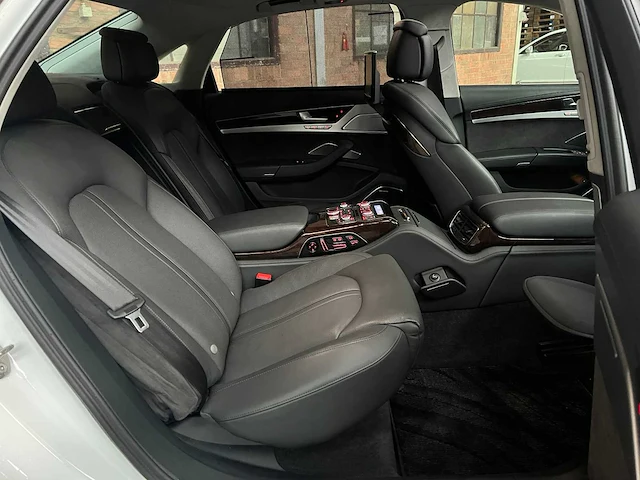 Audi a8 lang 6.3 w12 quattro 500pk 2013 - afbeelding 71 van  78