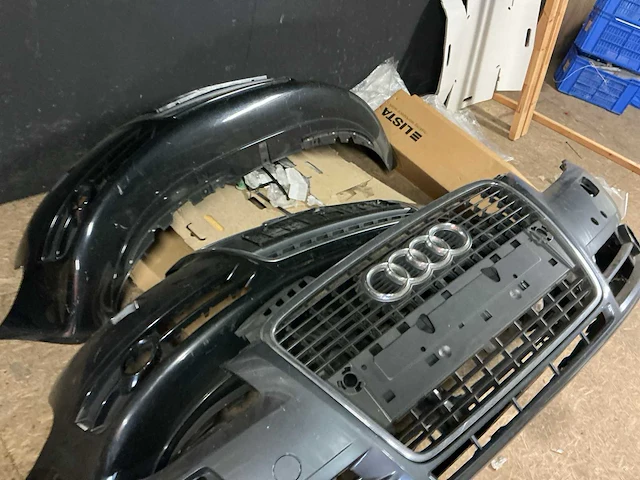 Audi bumpers (4x) - afbeelding 1 van  2