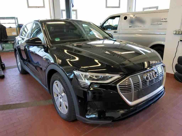 Audi e-tron 50 quattro 71 kwh 230kw automaat 2022 - afbeelding 12 van  17