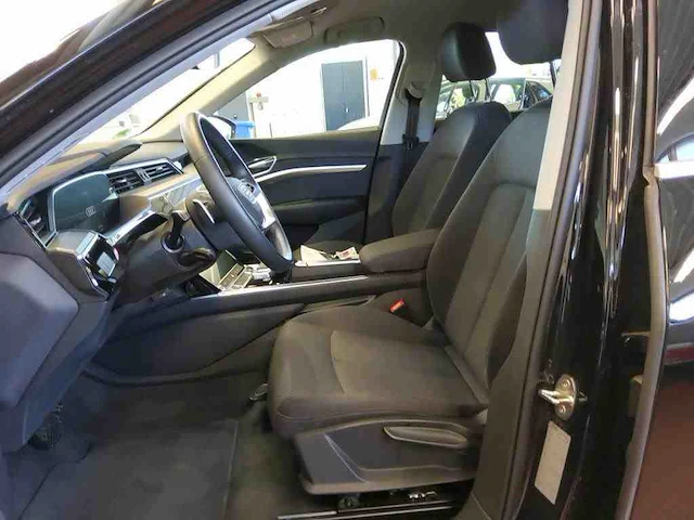 Audi e-tron 50 quattro 71 kwh 230kw automaat 2022 - afbeelding 14 van  17