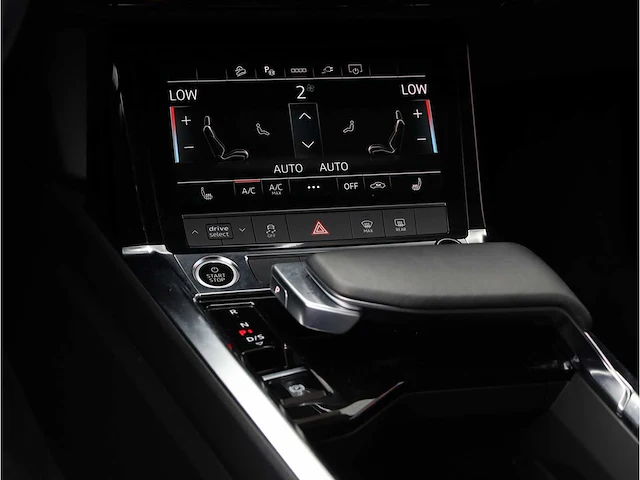 Audi e-tron 50 quattro 71 kwh 230kw automaat 2022 - afbeelding 11 van  37