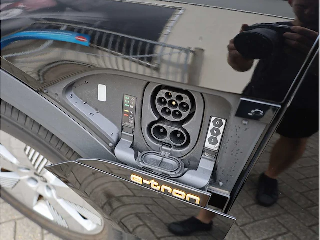 Audi e-tron 50 quattro 71 kwh 230kw automaat 2022 - afbeelding 18 van  37