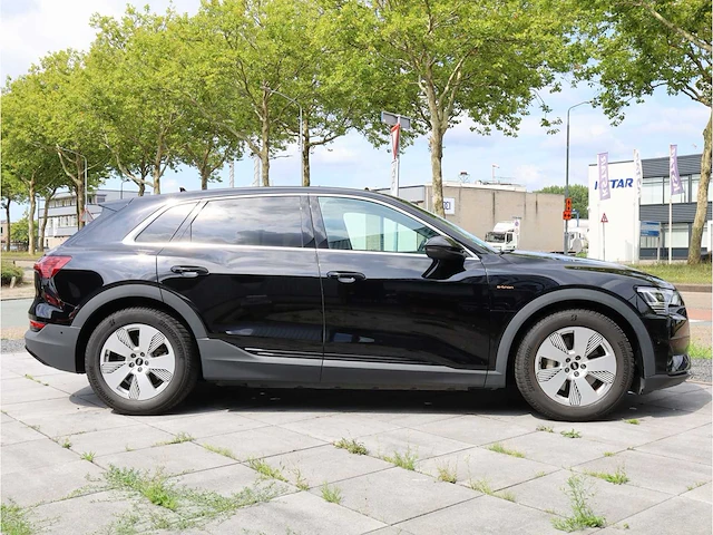 Audi e-tron 50 quattro 71 kwh 230kw automaat 2022 - afbeelding 34 van  37