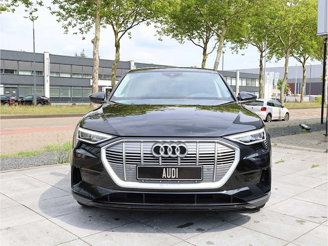 Audi e-tron 50 quattro 71 kwh 230kw automaat 2022 - afbeelding 36 van  37