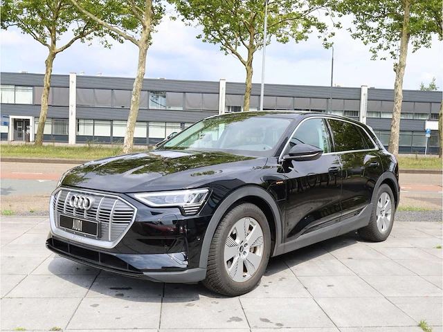 Audi e-tron 50 quattro 71 kwh 230kw automaat 2022 - afbeelding 37 van  37