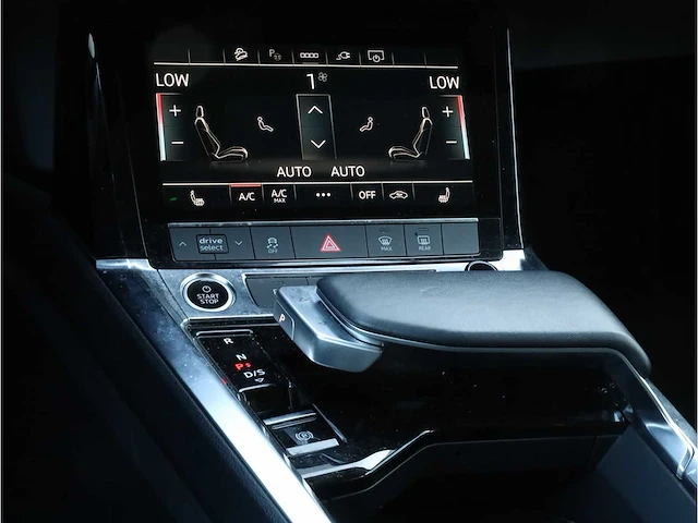 Audi e-tron 50 quattro 71 kwh 230kw automaat 2022 - afbeelding 11 van  35