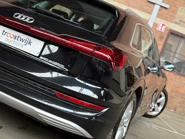 Audi e-tron 50 quattro business edition 71 kwh 313pk 2020, k-422-jj - afbeelding 35 van  87