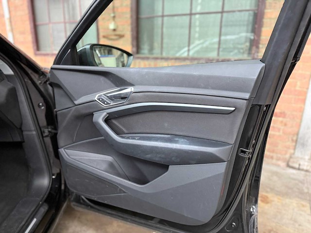 Audi e-tron 50 quattro business edition 71 kwh 313pk 2020, k-422-jj - afbeelding 80 van  87