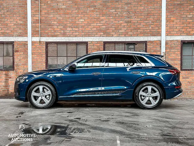 Audi e-tron 50 quattro launch edition 71 kwh 313pk 2019 (origineel-nl + 1e eigenaar), g-338-xh - afbeelding 15 van  68