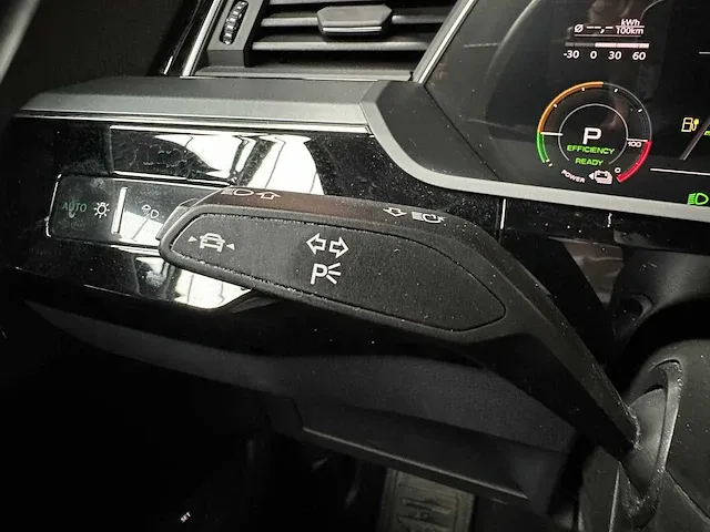 Audi e-tron 50 quattro launch edition 71 kwh 313pk 2019 (origineel-nl + 1e eigenaar), g-338-xh - afbeelding 27 van  68