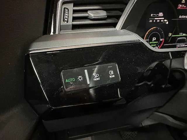 Audi e-tron 50 quattro launch edition 71 kwh 313pk 2019 (origineel-nl + 1e eigenaar), g-338-xh - afbeelding 29 van  68