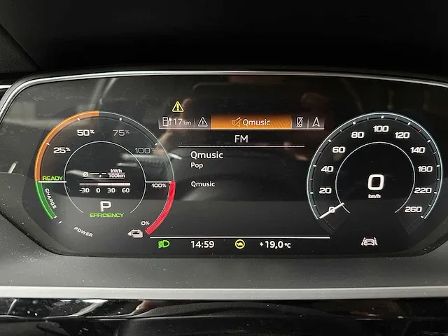 Audi e-tron 50 quattro launch edition 71 kwh 313pk 2019 (origineel-nl + 1e eigenaar), g-338-xh - afbeelding 30 van  68