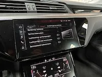 Audi e-tron 50 quattro launch edition 71 kwh 313pk 2019 (origineel-nl + 1e eigenaar), g-338-xh - afbeelding 35 van  68