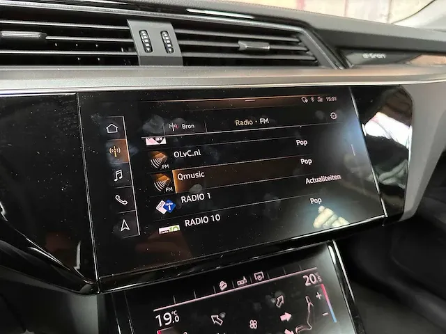 Audi e-tron 50 quattro launch edition 71 kwh 313pk 2019 (origineel-nl + 1e eigenaar), g-338-xh - afbeelding 36 van  68