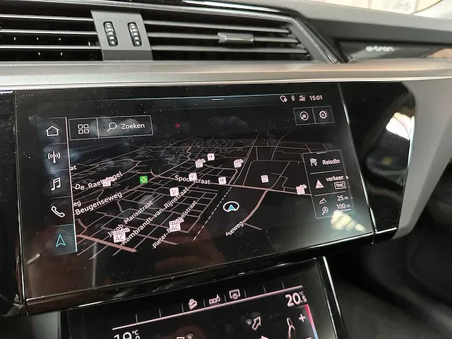 Audi e-tron 50 quattro launch edition 71 kwh 313pk 2019 (origineel-nl + 1e eigenaar), g-338-xh - afbeelding 38 van  68