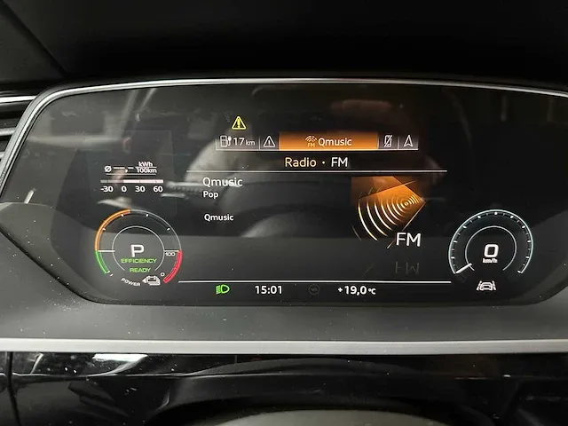 Audi e-tron 50 quattro launch edition 71 kwh 313pk 2019 (origineel-nl + 1e eigenaar), g-338-xh - afbeelding 39 van  68