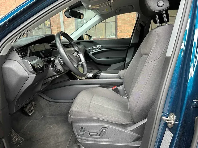 Audi e-tron 50 quattro launch edition 71 kwh 313pk 2019 (origineel-nl + 1e eigenaar), g-338-xh - afbeelding 51 van  68