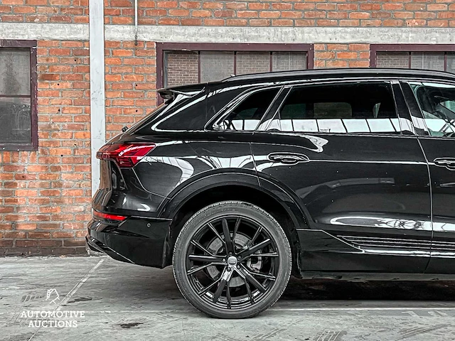 Audi e-tron 50 quattro launch edition black 71 kwh 313pk 2019 (origineel-nl + 1e eigenaar), h-970-bh - afbeelding 4 van  26