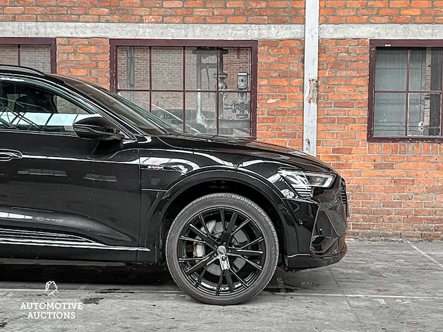 Audi e-tron 50 quattro launch edition black 71 kwh 313pk 2019 (origineel-nl + 1e eigenaar), h-970-bh - afbeelding 5 van  26