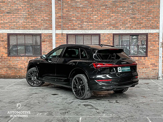 Audi e-tron 50 quattro launch edition black 71 kwh 313pk 2019 (origineel-nl + 1e eigenaar), h-970-bh - afbeelding 13 van  26